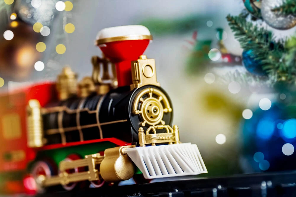 Пора брать билеты на новогодние праздники! 🎄🚂✈️