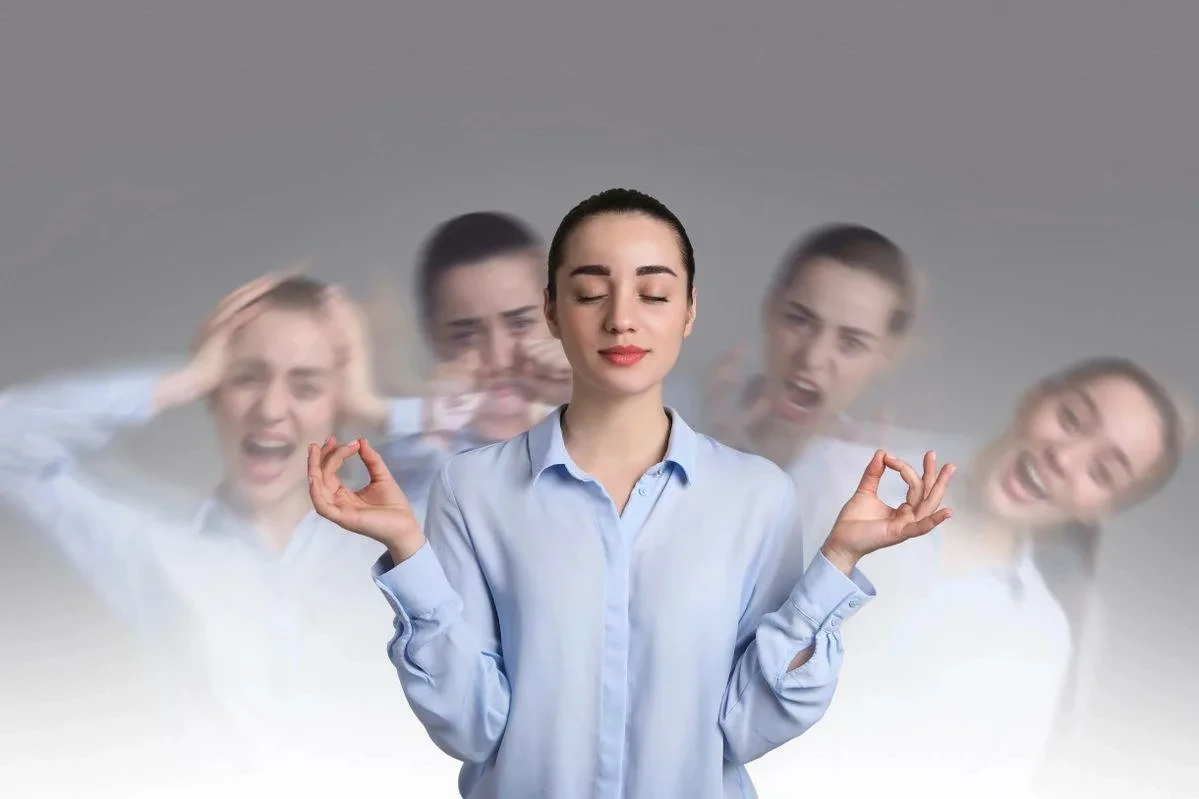 🧠 Как часто вы слышите фразу «все нормально» — от коллег, близких, от себя?