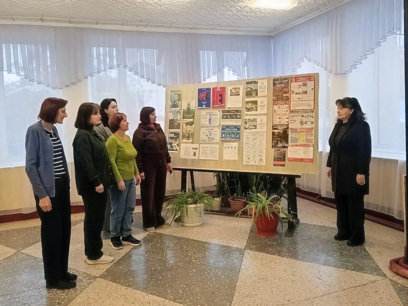 📣 12 октября в Доме культуры «Нива» прошёл тематический час «Россия против террора». 🚫