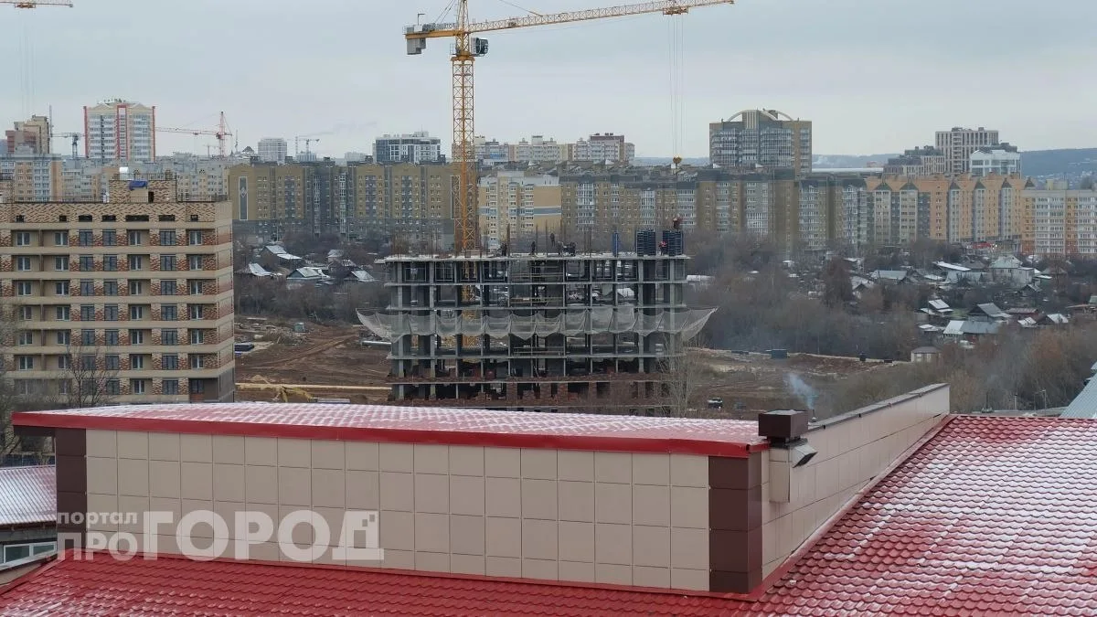 В Новочебоксарске начали готовиться к расселению двух аварийных домов. В микрорайоне Юр...