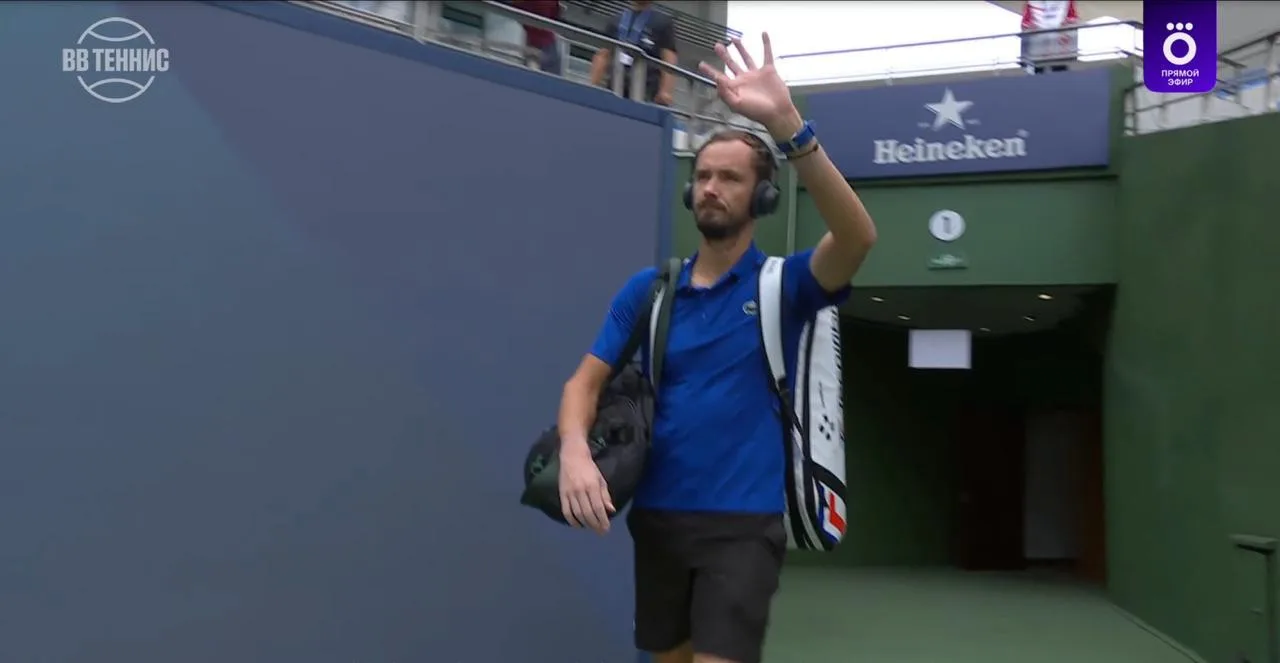 Даниил Медведев начинает свой путь в Шанхае 🎾