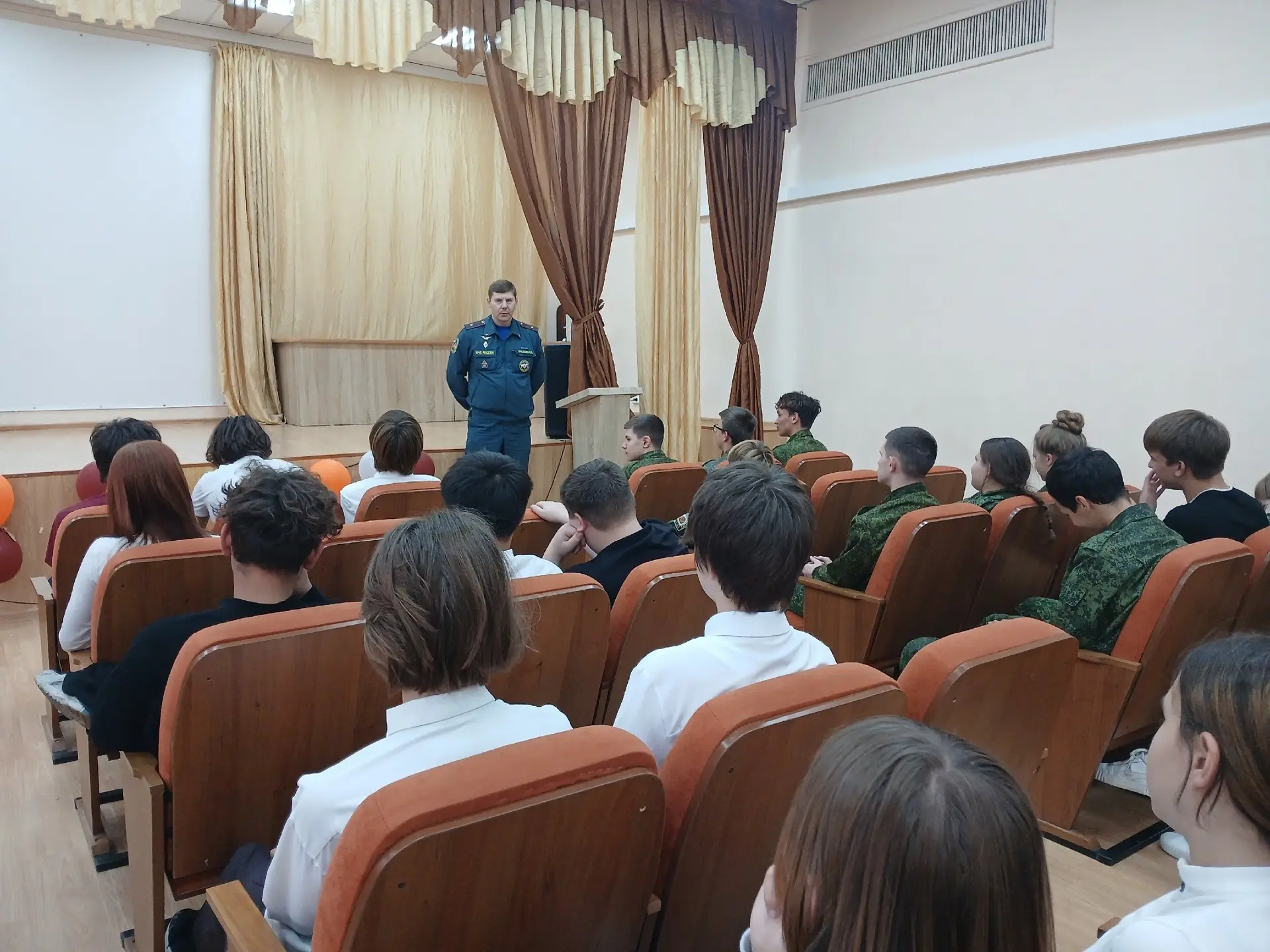 Сегодня в МБОУ «СОШ № 9» прошла профориентационная встреча, посвящённая профессии пожар...