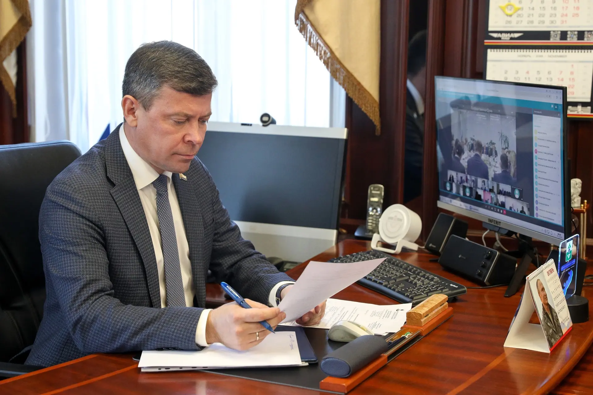 В Госдуме прошло обсуждение проекта федерального бюджета на ближайшие три года в части ...