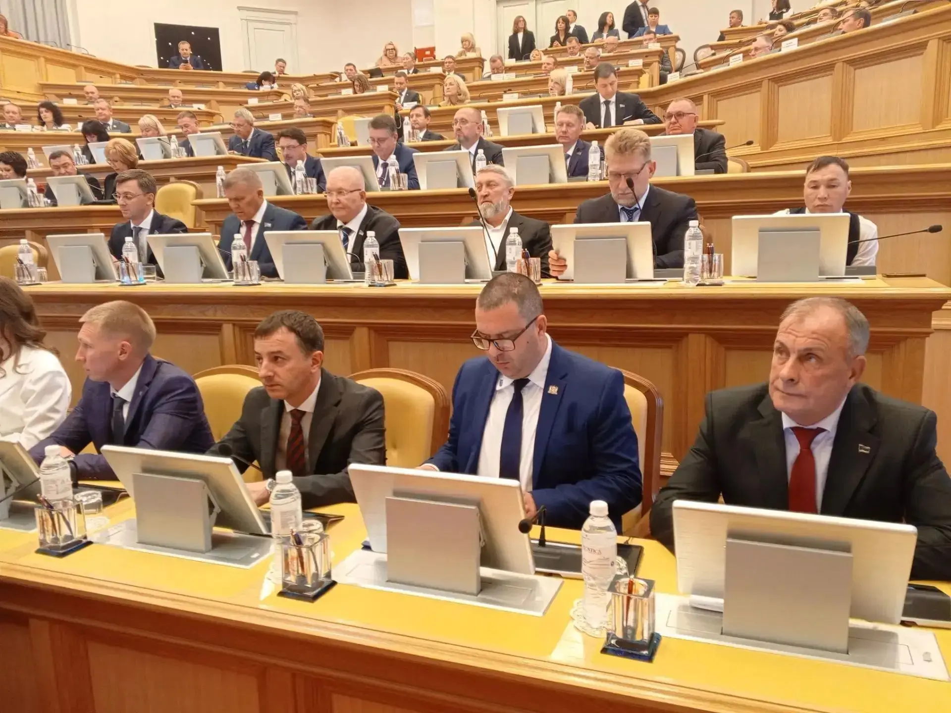 👔Депутаты фракции ЛДПР в Думе Югры приняли участие во 2-м заседании VIII созыва