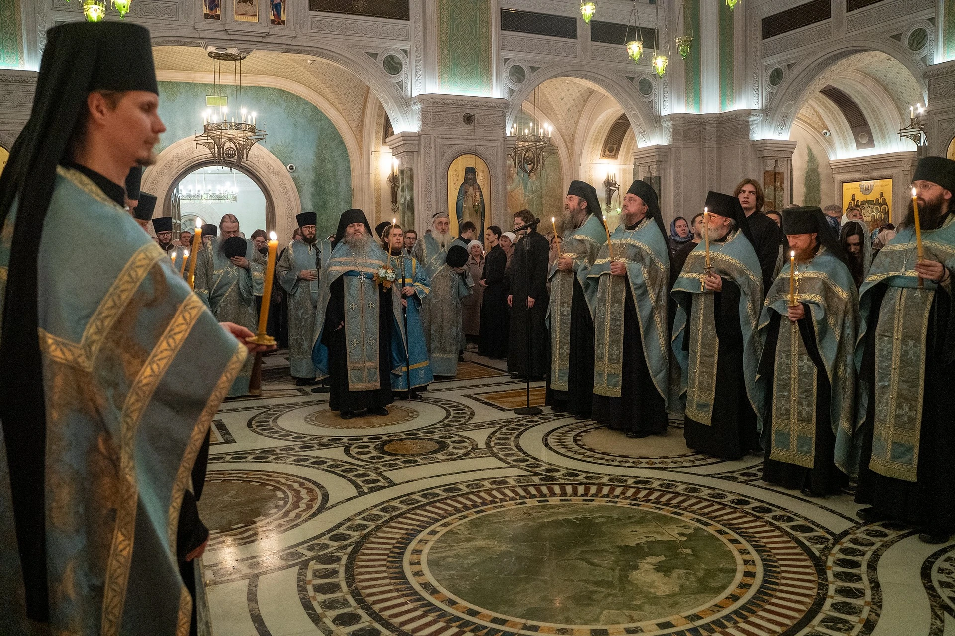 В Сретенской духовной академии совершили богослужения в праздник Покрова Пресвятой Бого...