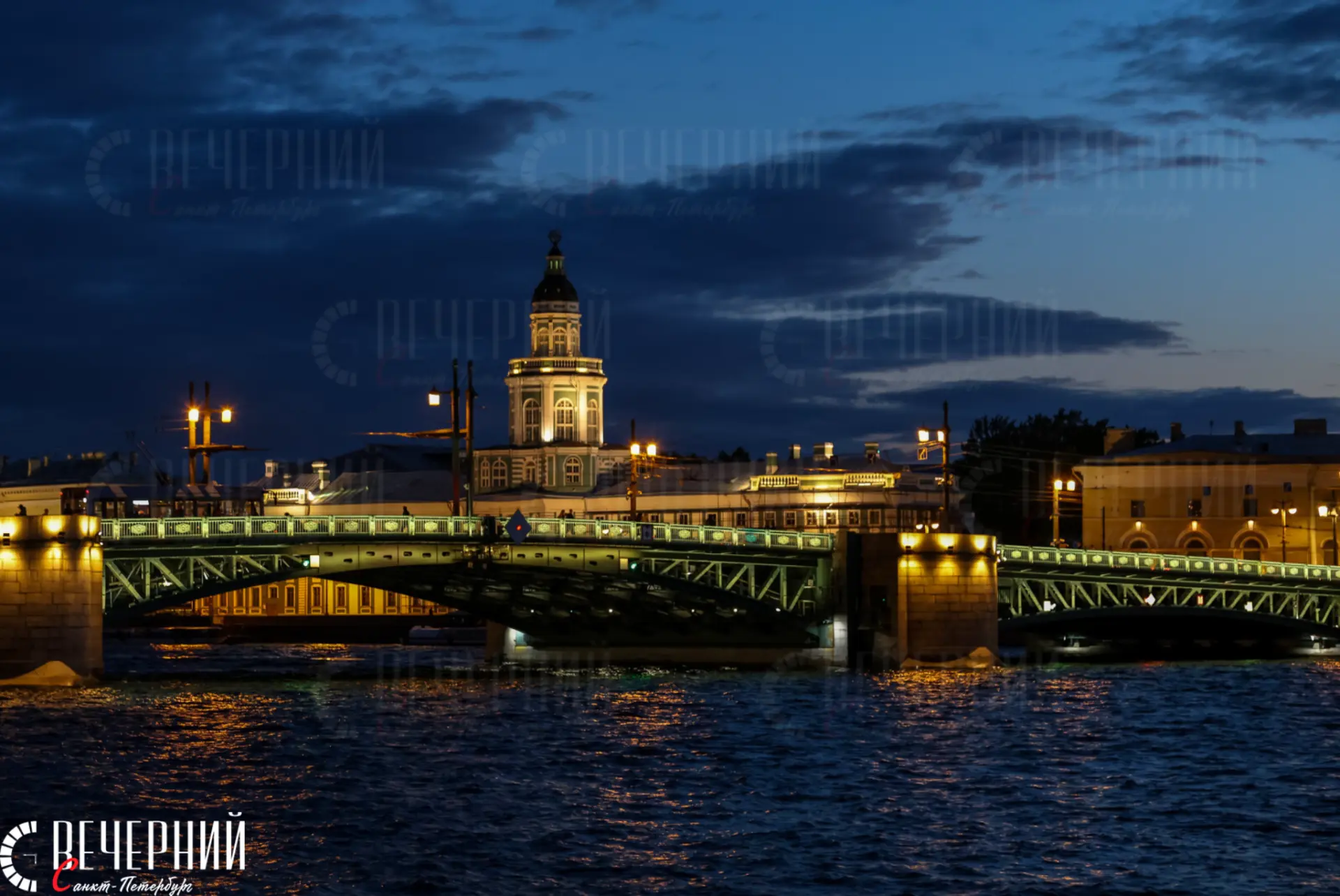 🌌 Спокойной ночи, город на Неве!