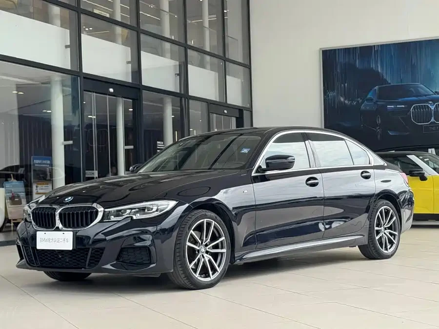 BMW 3 Series 320Li M sports suit