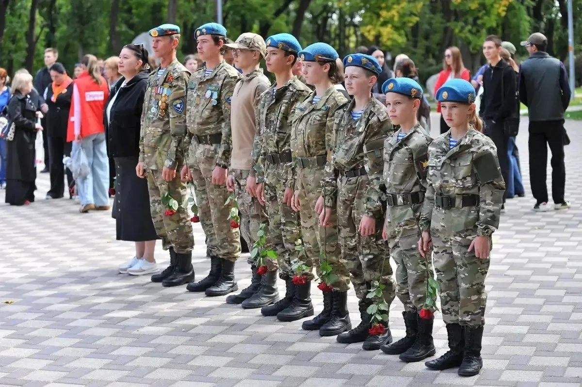Сегодня в Парке Победы у Вечного огня прошло памятное мероприятие, посвящённое Битве за...