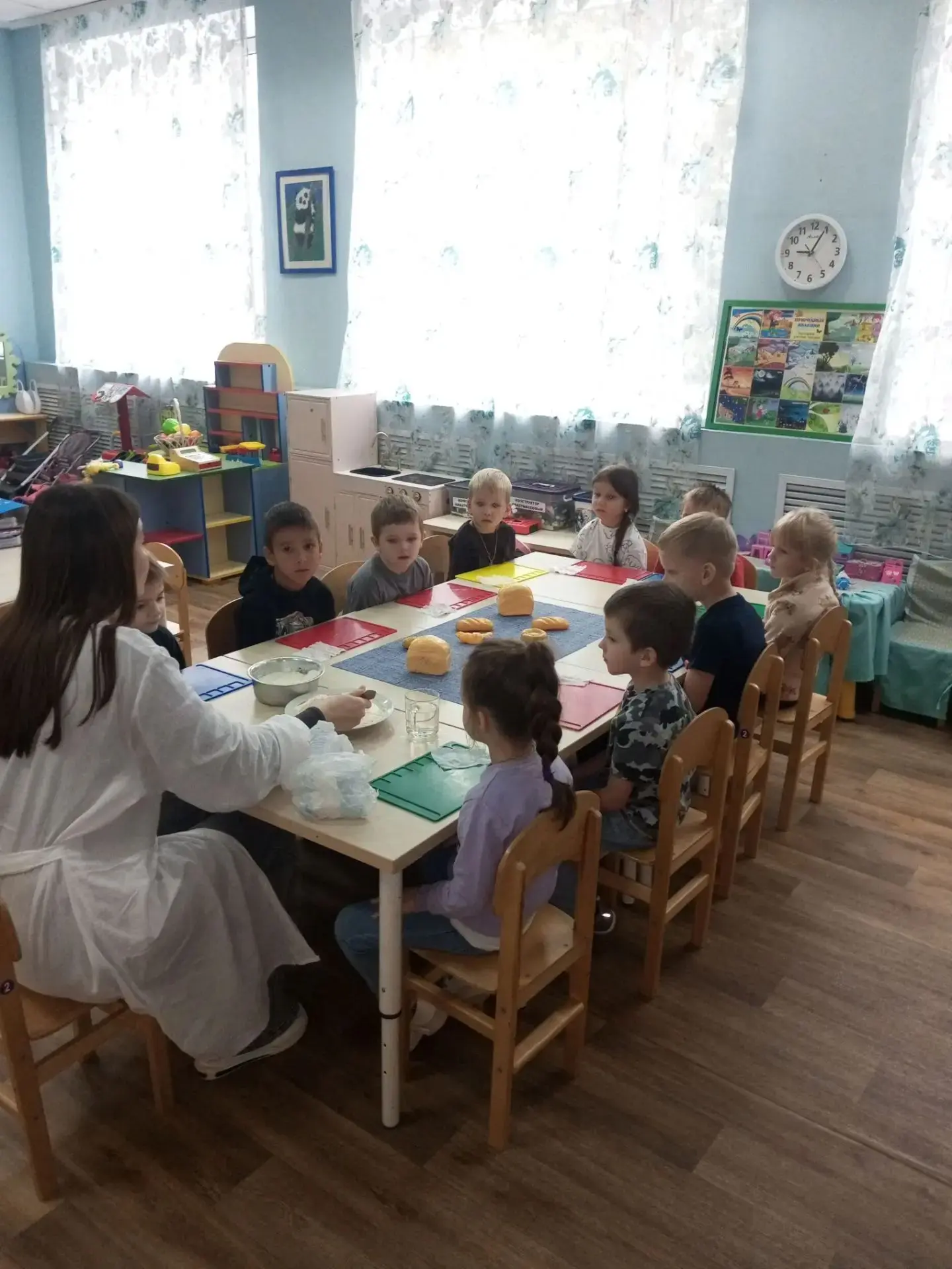 В старшей логопедической группе прошло особенное занятие, посвященное Дню хлеба. Это бы...