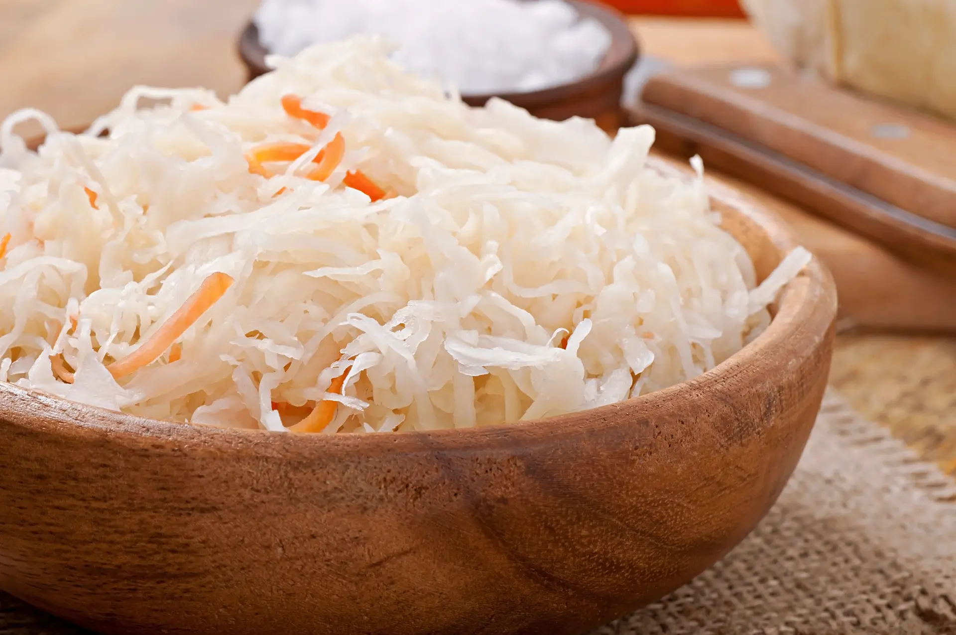 🥬 Квашеная капуста дома: сорта, пропорции и сроки брожения