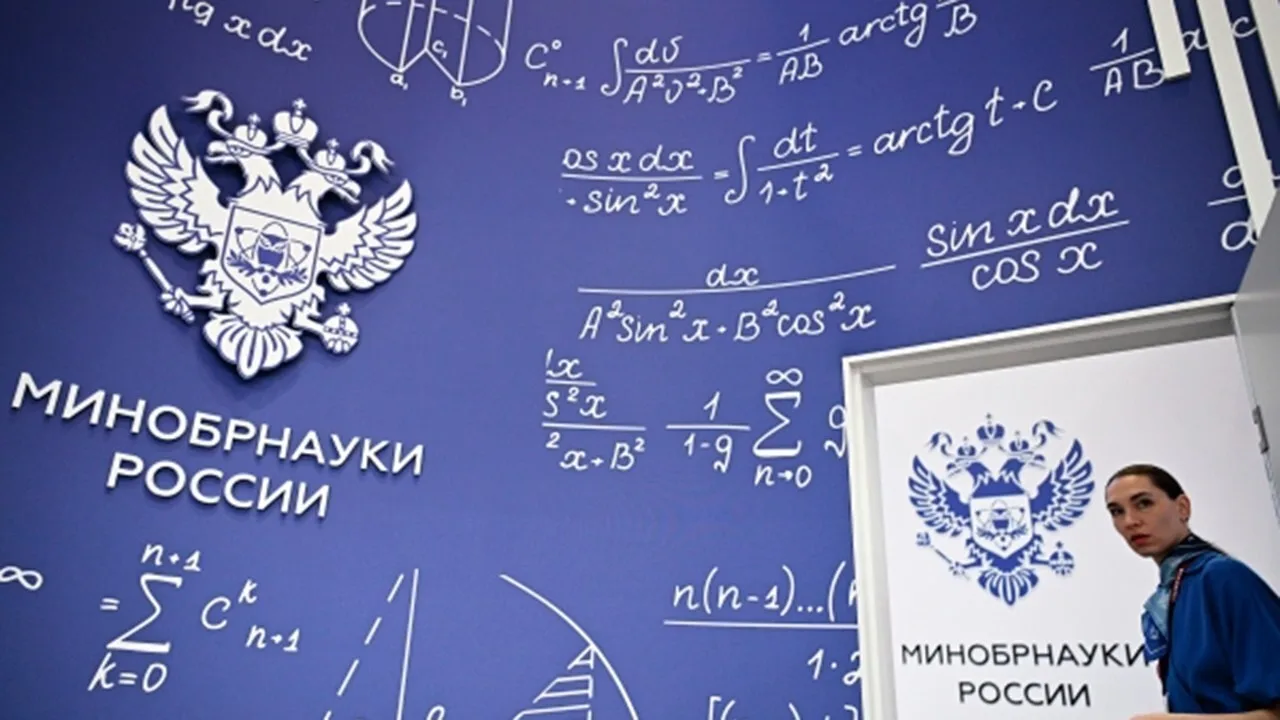 Минобрнауки обязывает платить за первый семестр