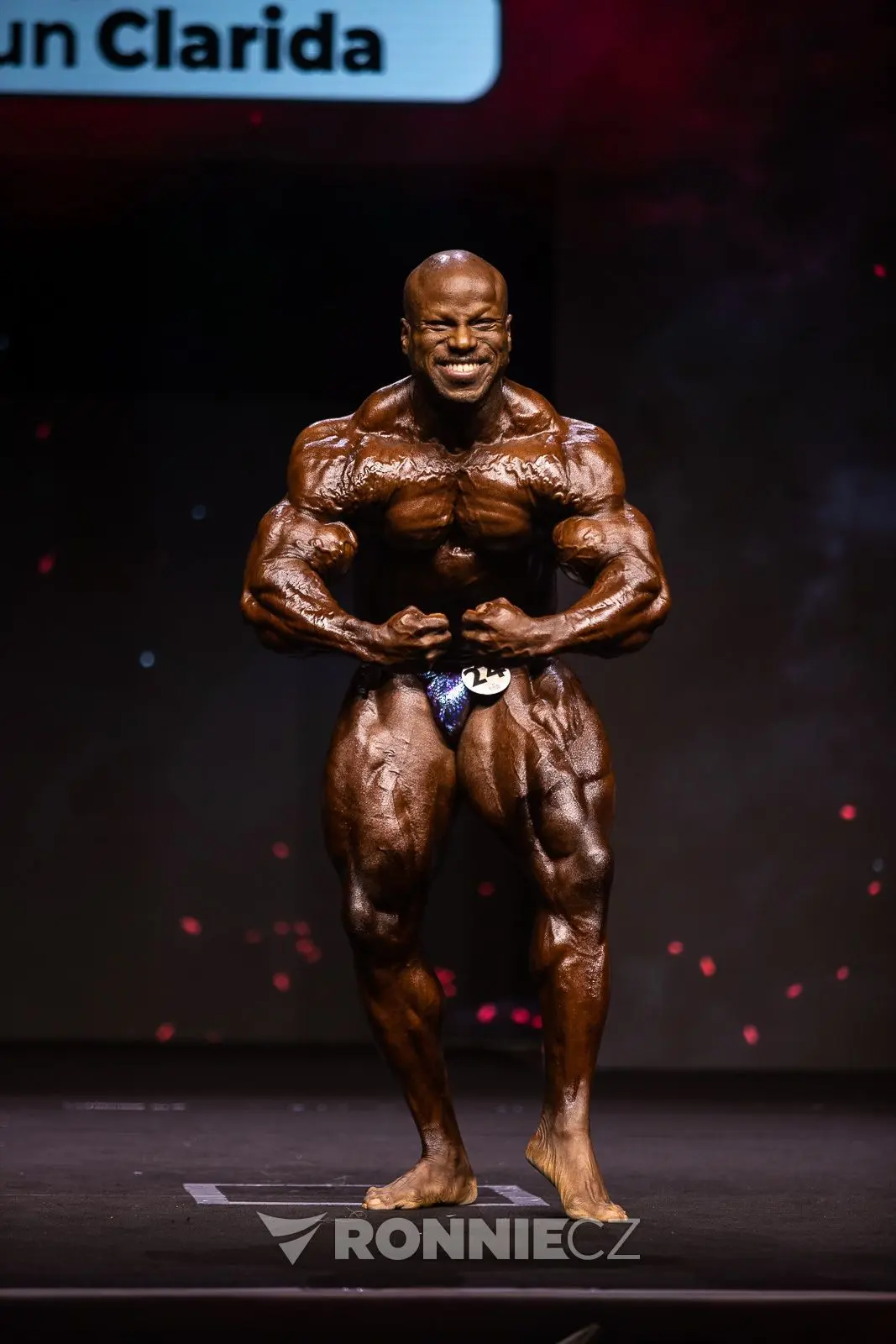 Чемпион "EVLS Prague Pro" 2026 года в бодибилдинге до 212 фунтов Шон Кларида (Shaun Cla...
