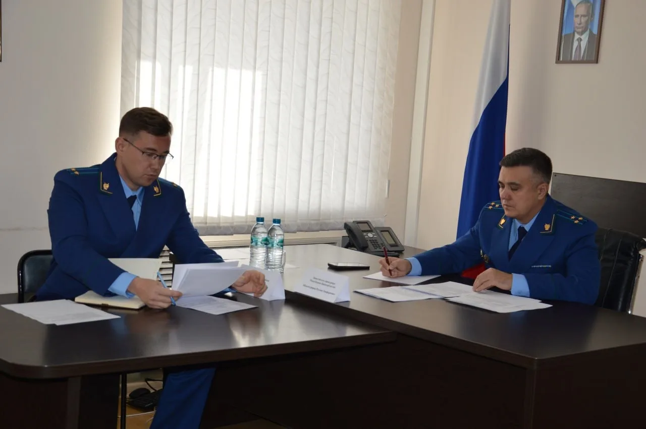 Заместитель прокурора республики Руслан Абзалетдинов провел прием граждан и проверил хо...