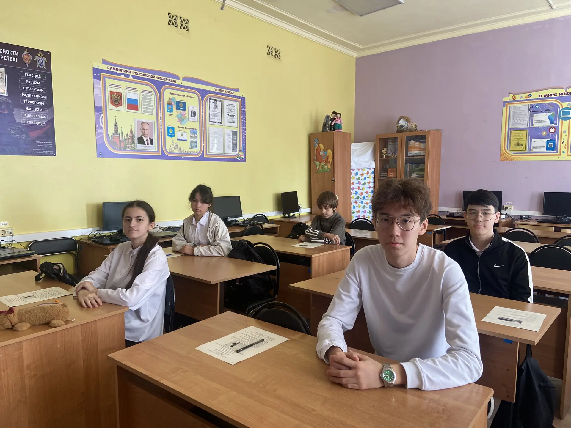 Сегодня ученики 8-9 классов принимали  участие в школьном этапе Всероссийской Олимпиады...