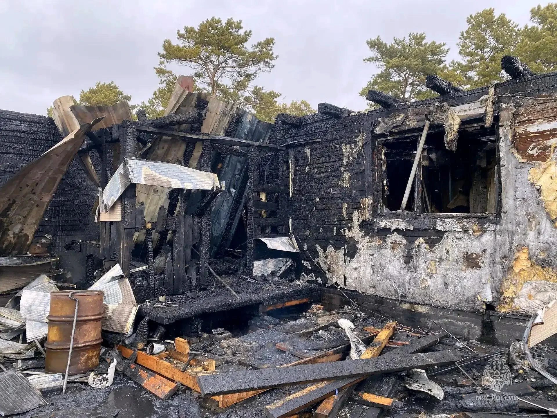 🔥В Благовещенском округе при пожаре почти полностью выгорел дом