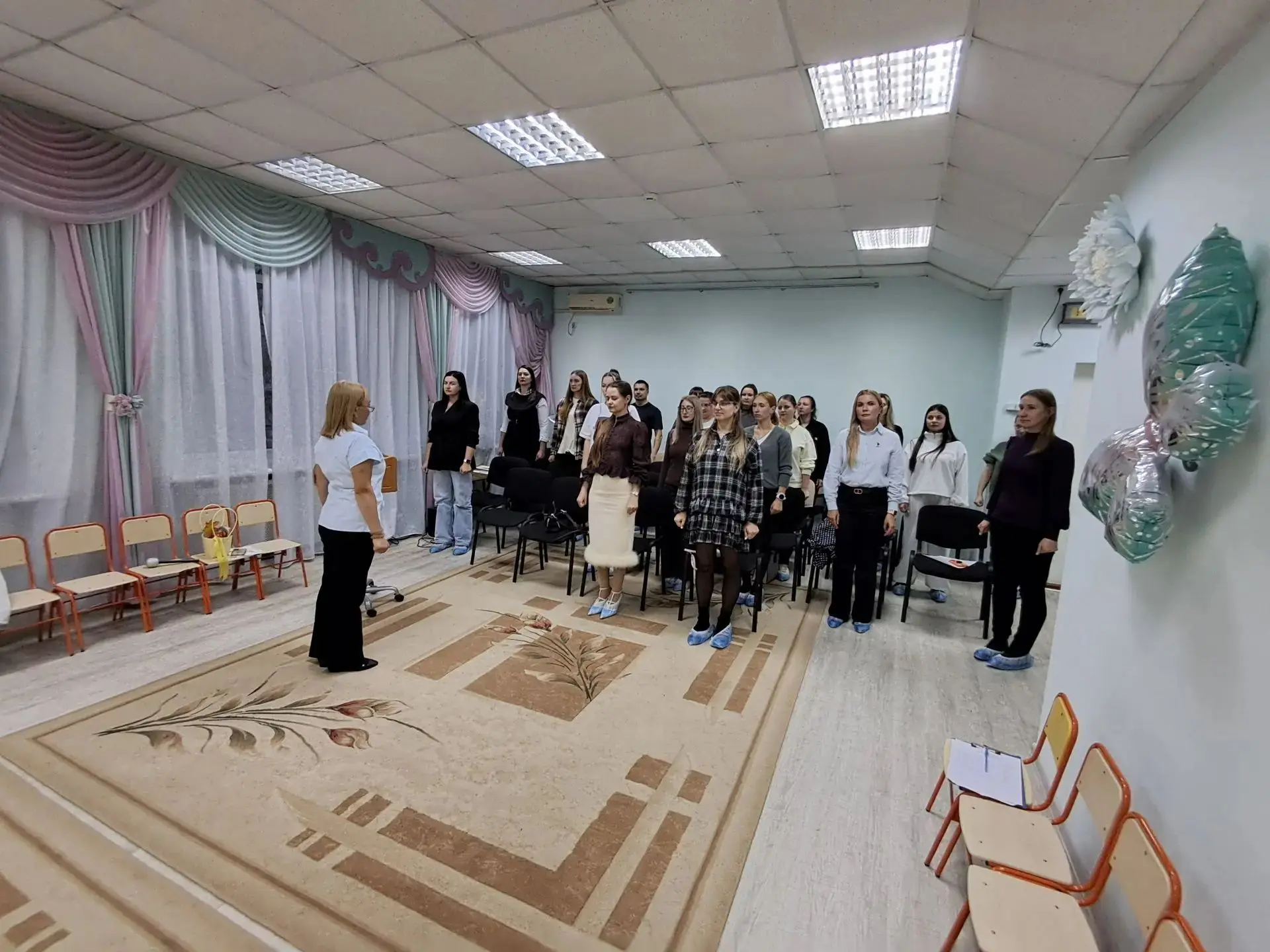 В группе № 13  прошло интересное родительское собрание — и началось оно с увлекательной...