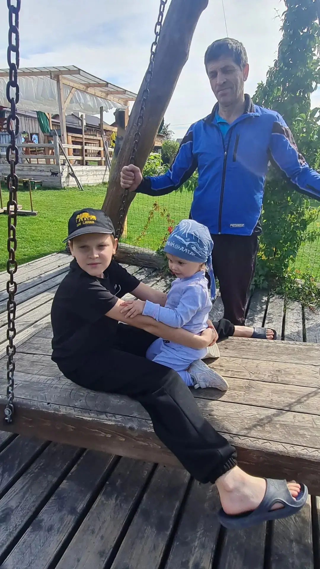 Мой дед, Попов Виктор Павлович, всю жизнь занимался спортом и меня приучил.Благодаря де...