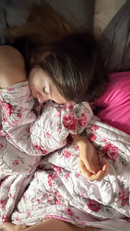 режим сна ушёл в свободное плавание 😭 зато сейчас хоть высыпаюсь. скоро снова начну пи...