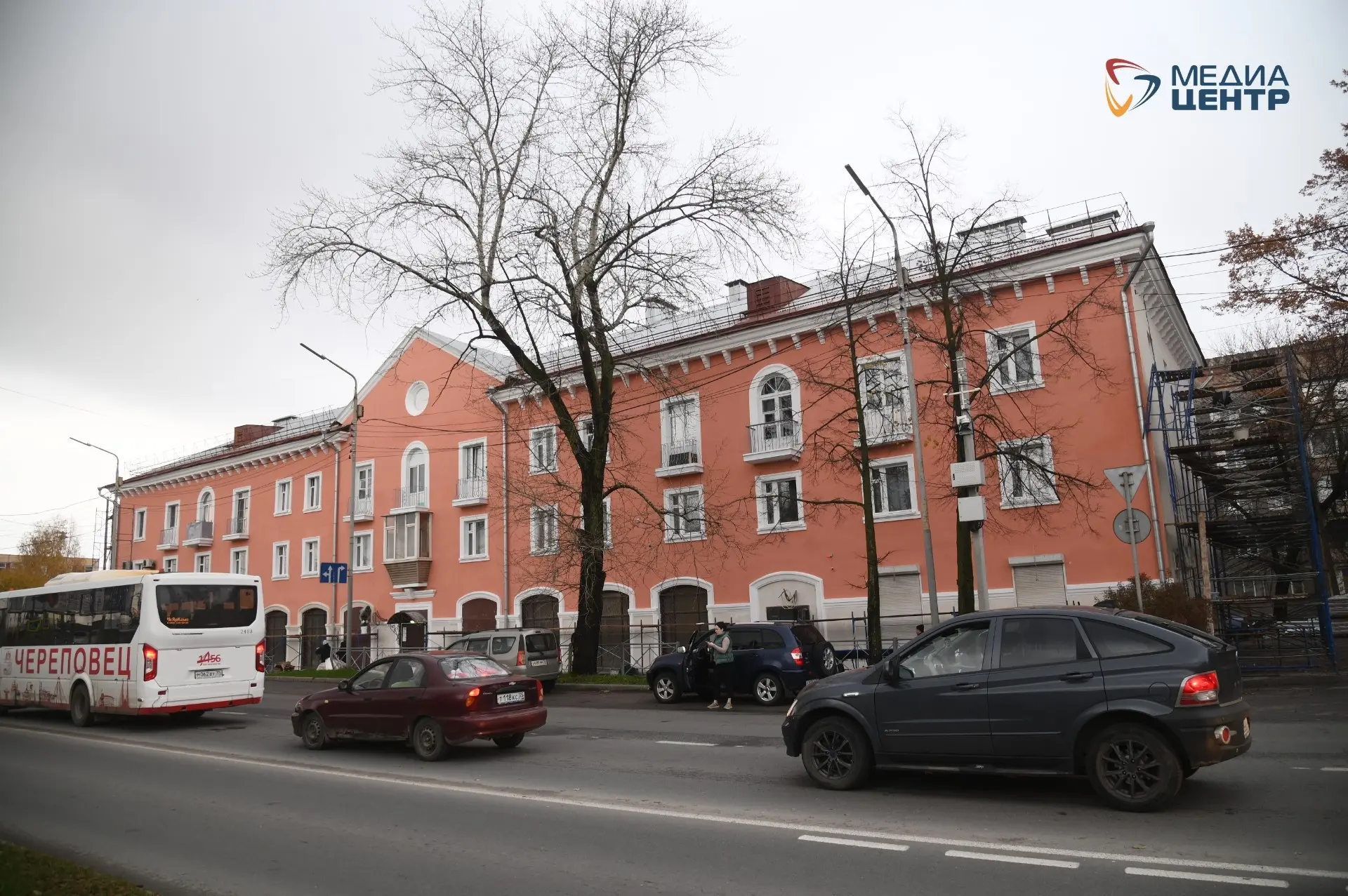 Вот так теперь выглядят некогда самые страшные дома в Череповце: Комсомольская, 18 и 24.
