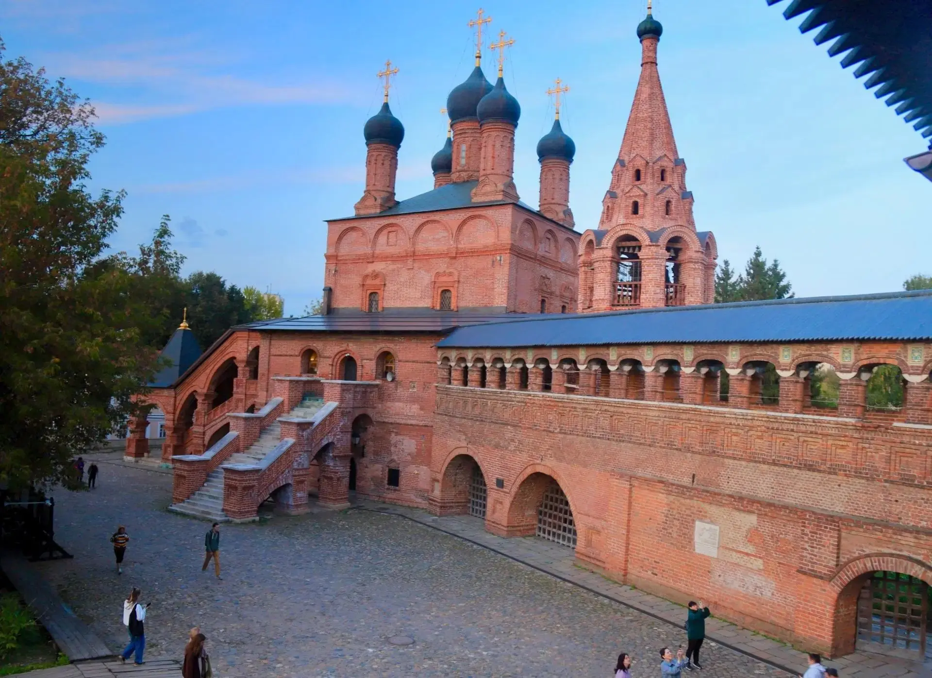 🏛 Крутицкое подворье — островок средневековой Москвы посреди мегаполиса.