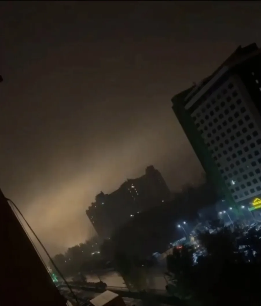 🚀🔌Ночью по объектам энергетики в Киеве снова были нанесены удары баллистическими раке...