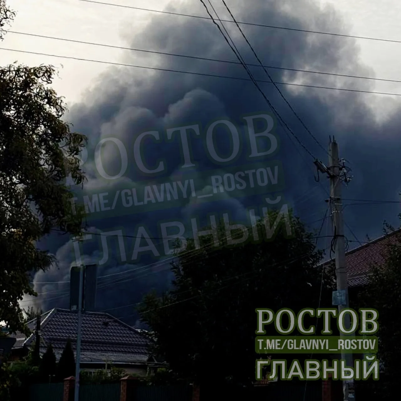 🤯 Сгорели магазин и автомойка: жители Аксая сообщают о новых последствиях пожара.