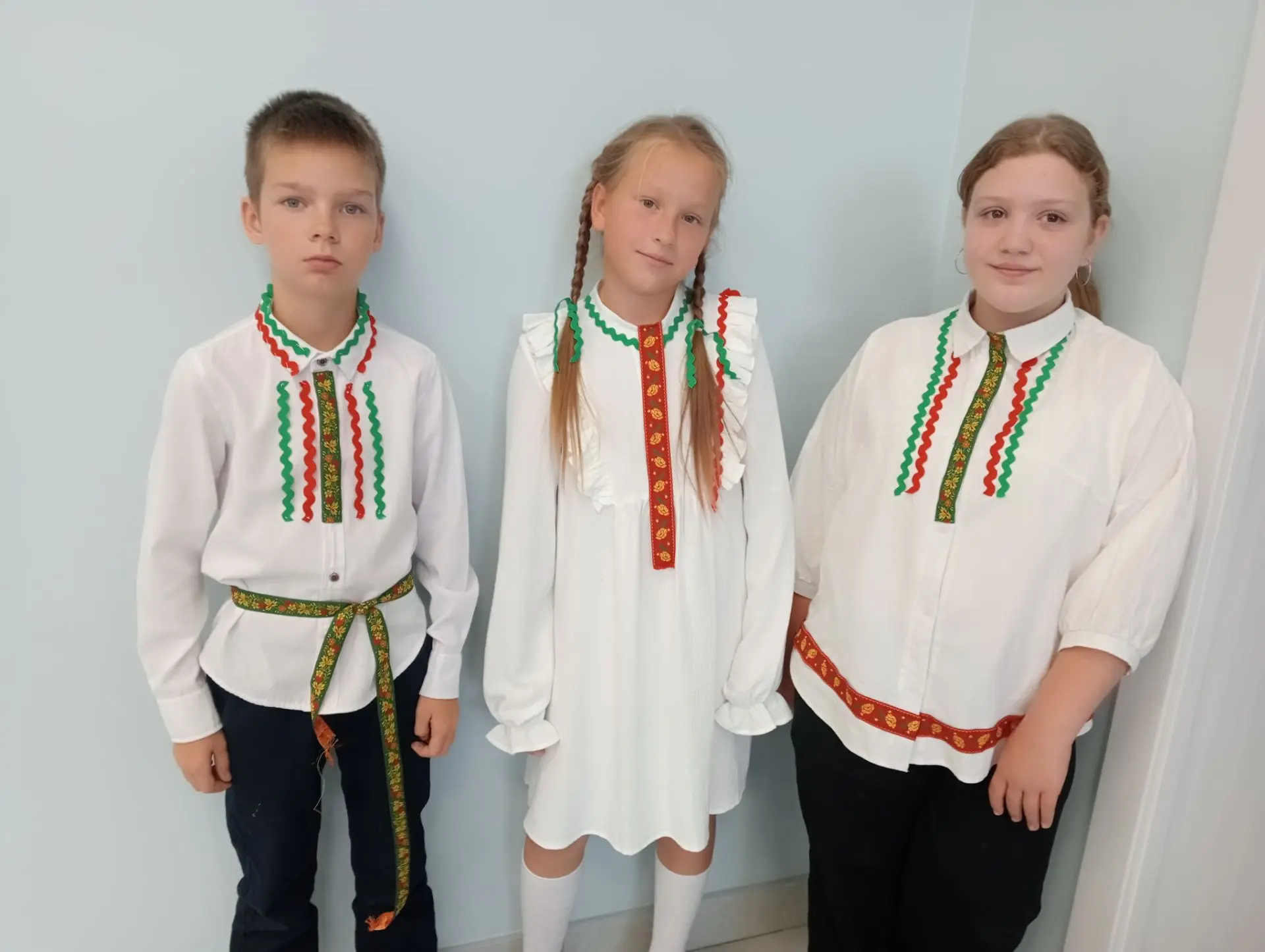 Пришла недавно со школы, там отмечали праздник народного единства ❤ японцы, цыгане, каз...