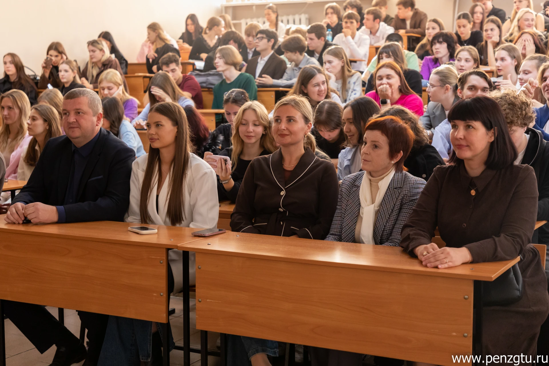 🎓Здесь учат тех, кто будет учить