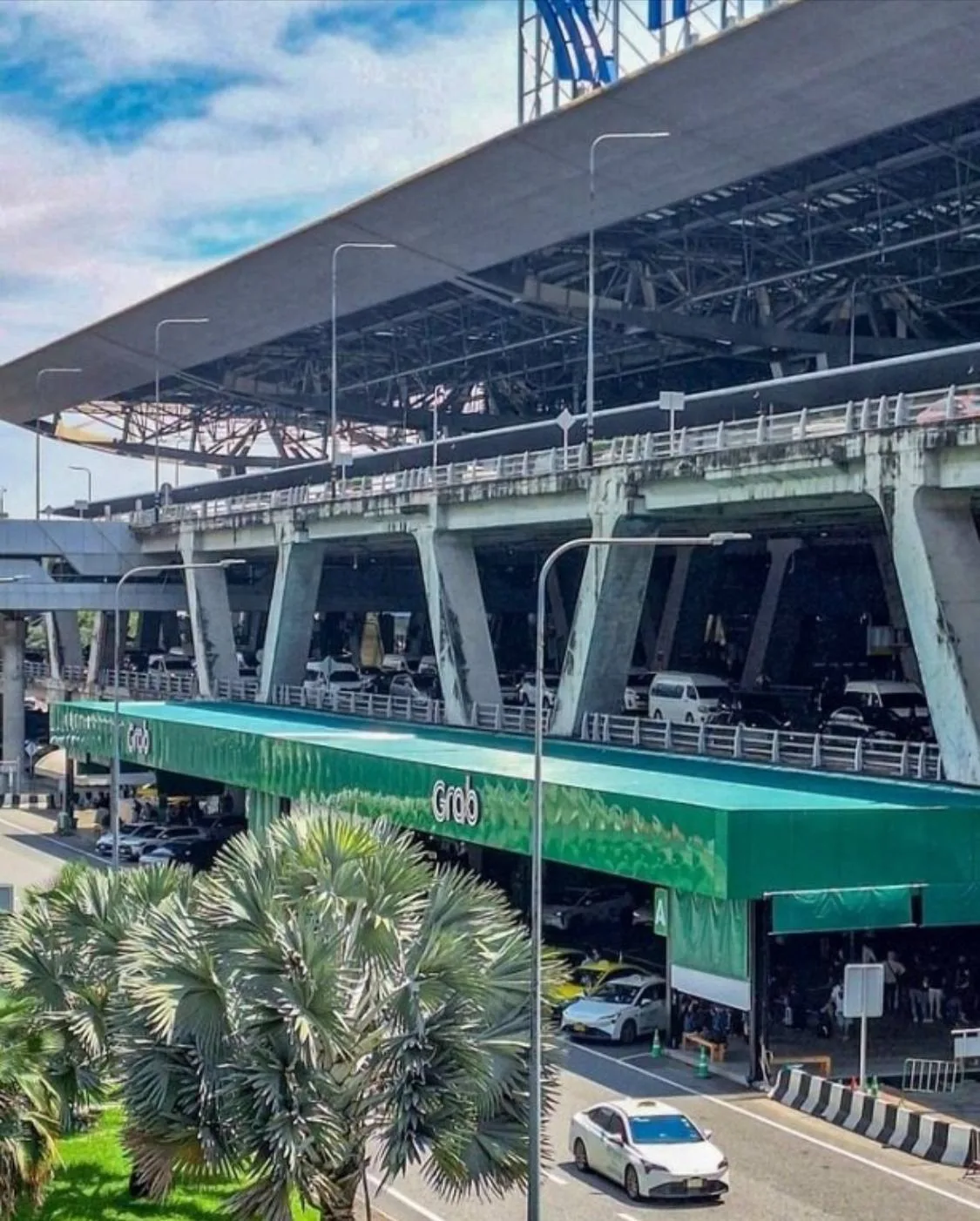 🇹🇭🚕 В аэропорту Суварнабхуми появилась удобная зона посадки в Grab