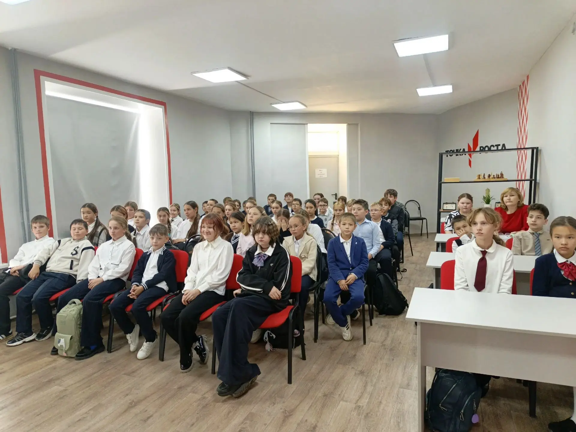 7 октября для учащихся 4Б, 4В, 5А и 5В классов прошел важный урок по пожарной безопасно...