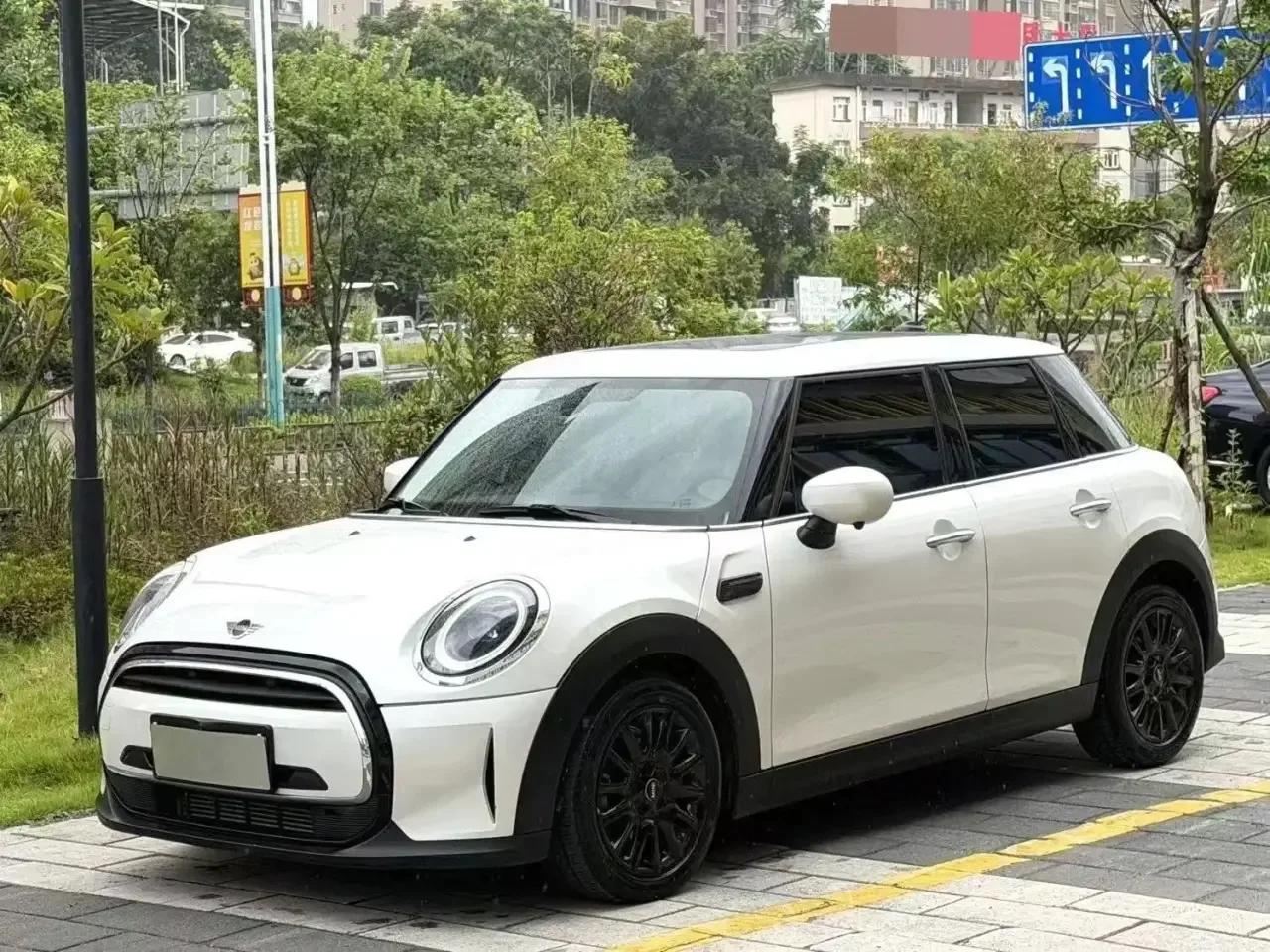 MINI Hatch 1.5 SAT Cooper 5dr 🚘