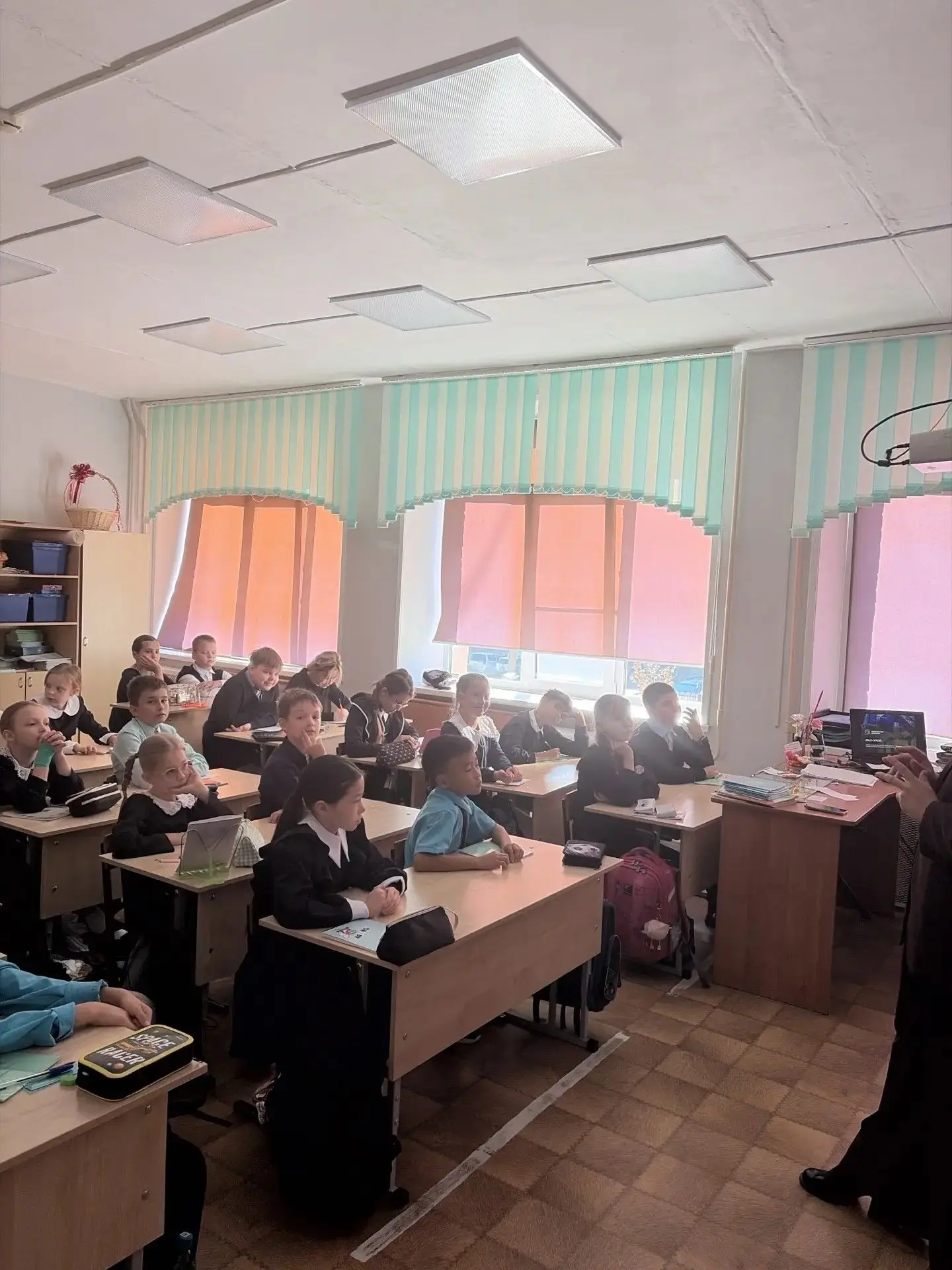 🌿 Урок экологии в 4Б! 🌿Сегодня к нам в очередной раз приходили специалисты региональн...