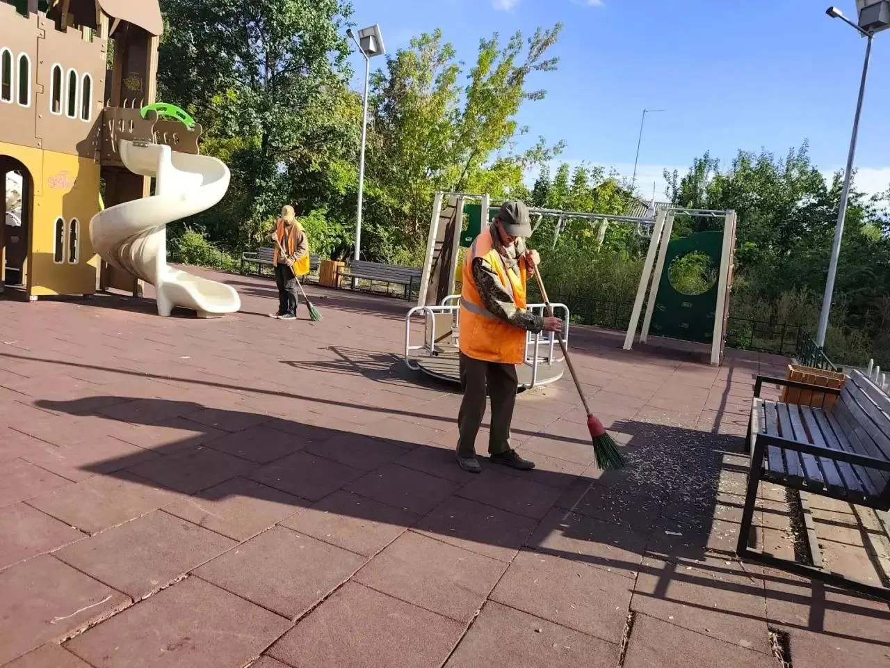 ❗️В Макеевке приводят в порядок детские игровые площадки