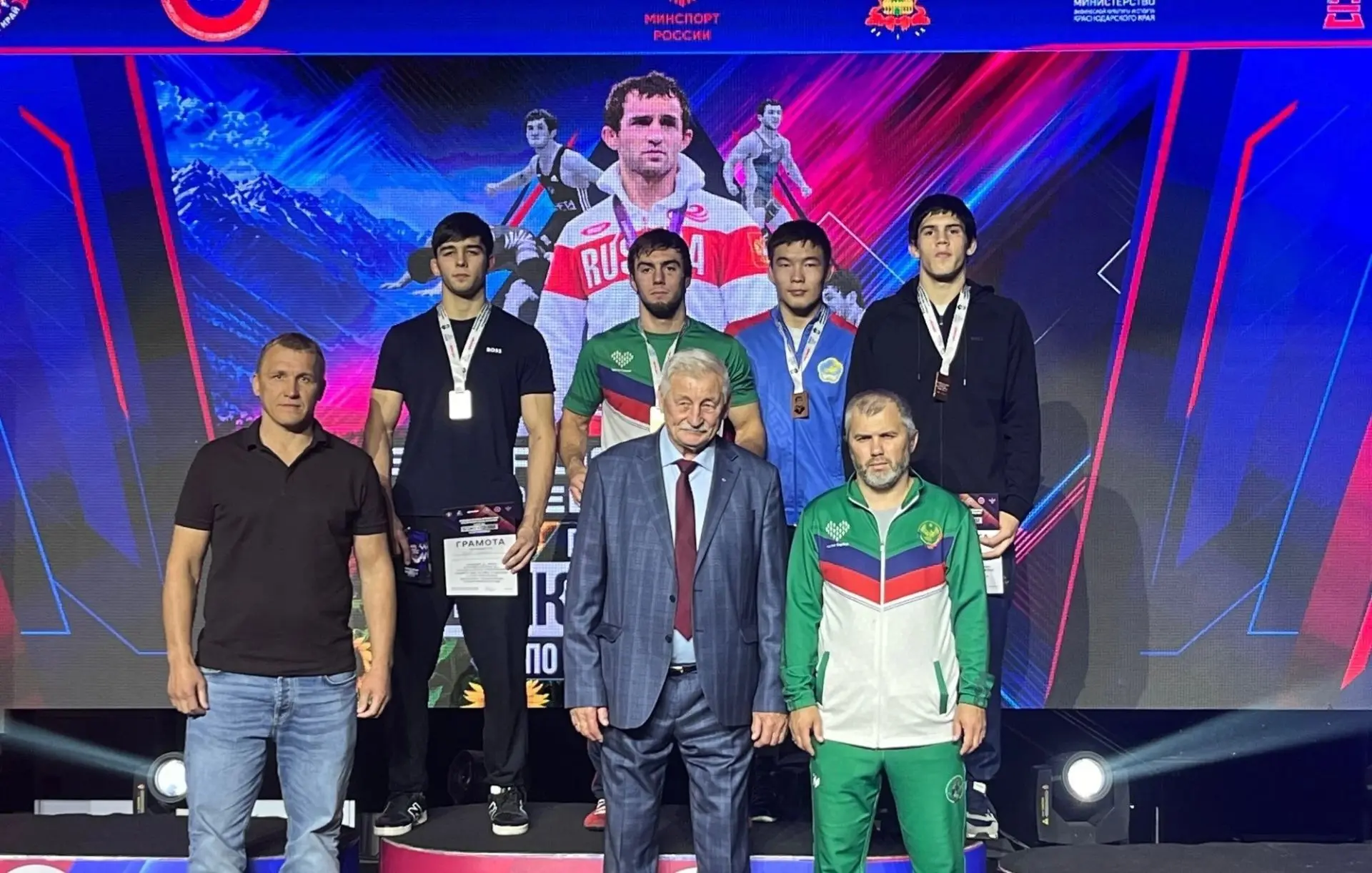 🥇 12 медалей привезли дагестанские борцы с всероссийского турнира в Краснодаре!