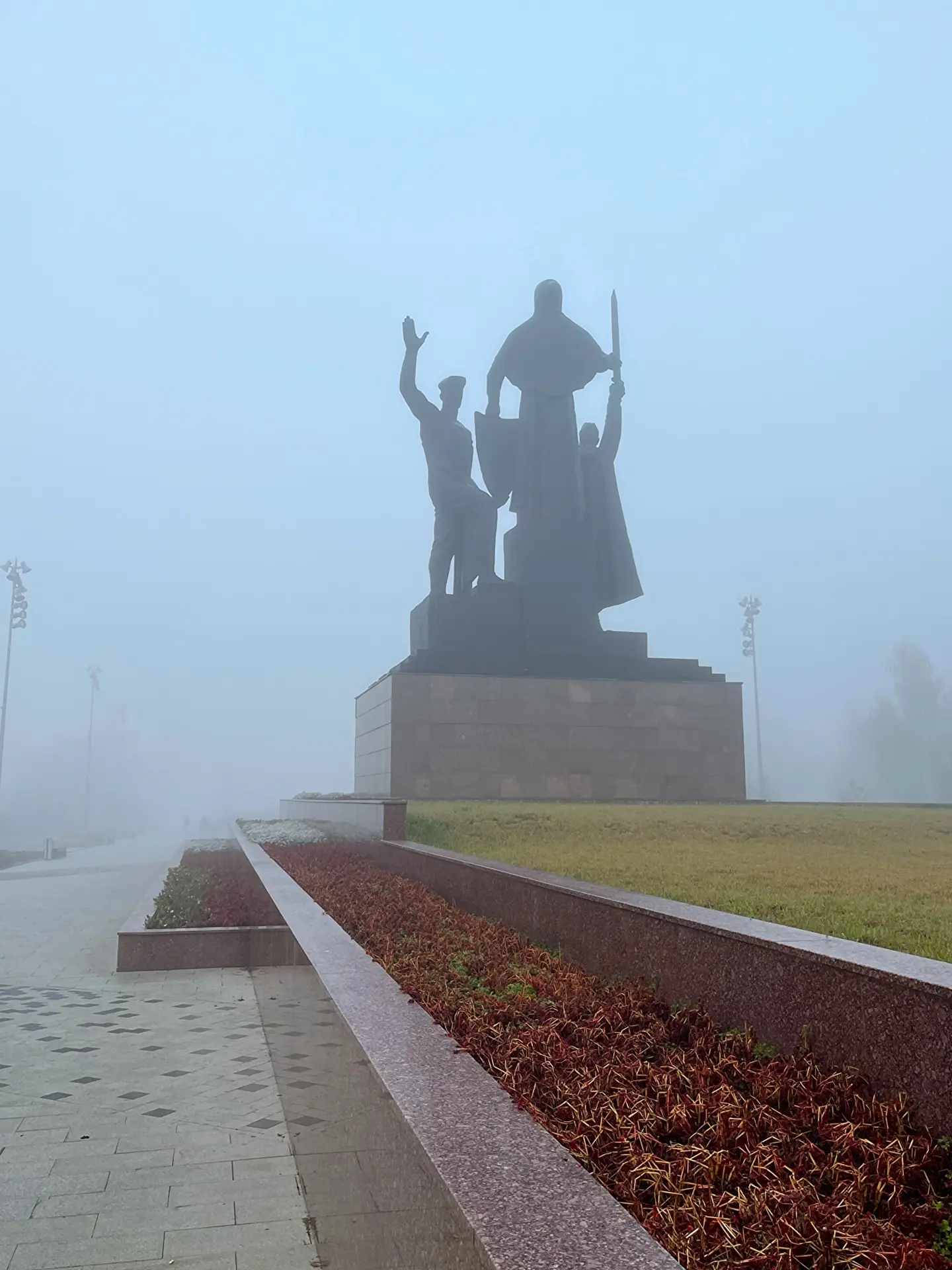 Туманное октябрьское утро в центре города 😶‍🌫️🌫️