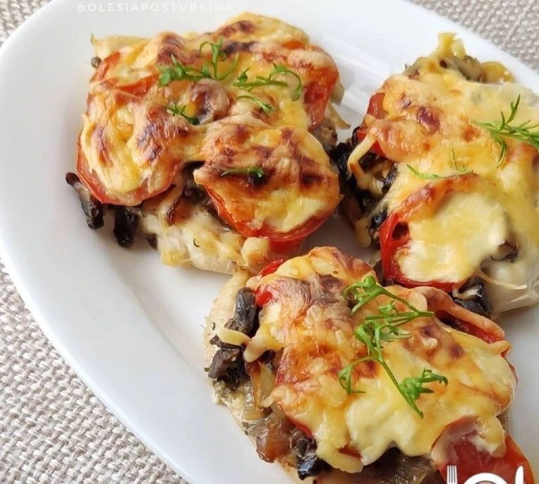 Курочка под грибной шубой😋