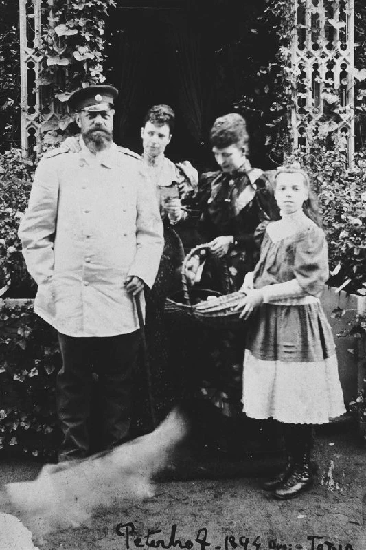 Император Александр III, императрица Мария Федоровна, принцесса Уэльская Александра и в...