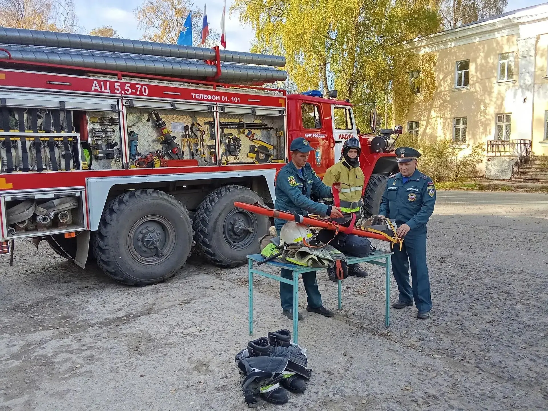 🔥 Экскурсия в 15 Пожарно‑спасательную часть: школьники заглянули в мир спасателей!