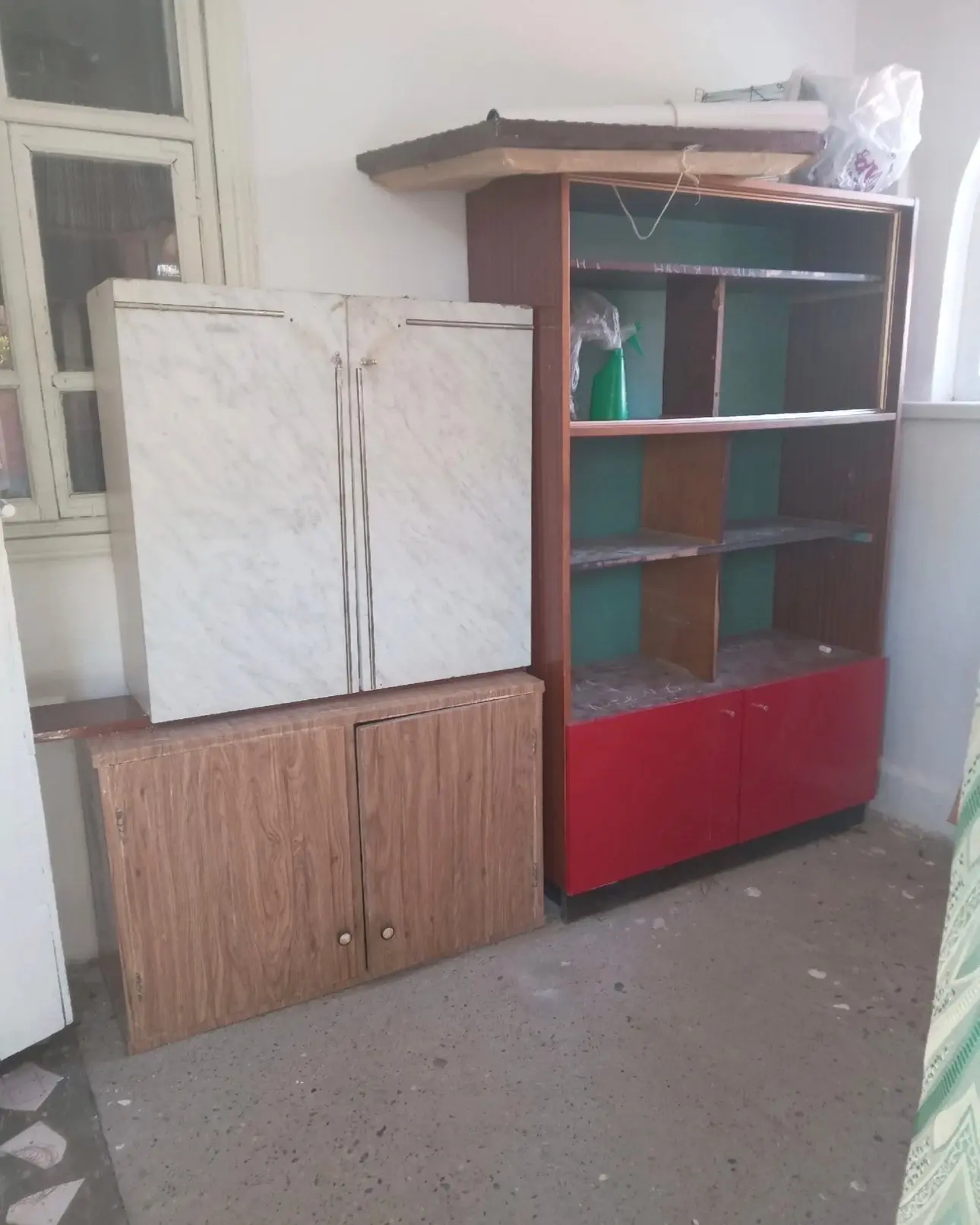 Отдам бесплатно ещё полка высокая можно по цветы итд  89227691540 Бесплатно  Белореченск