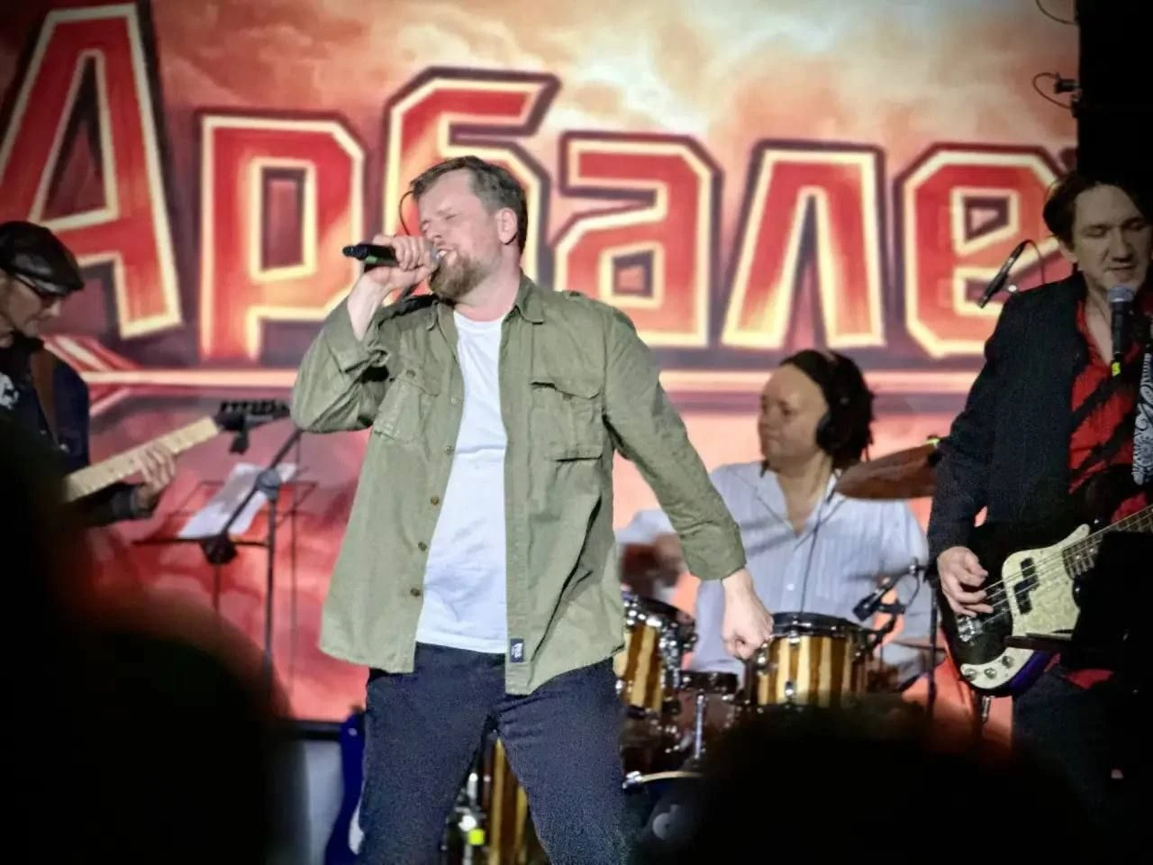 Сегодня вечером буду в клубе Гластонберри в Москве! С Арбалетом. Билеты ещё есть!