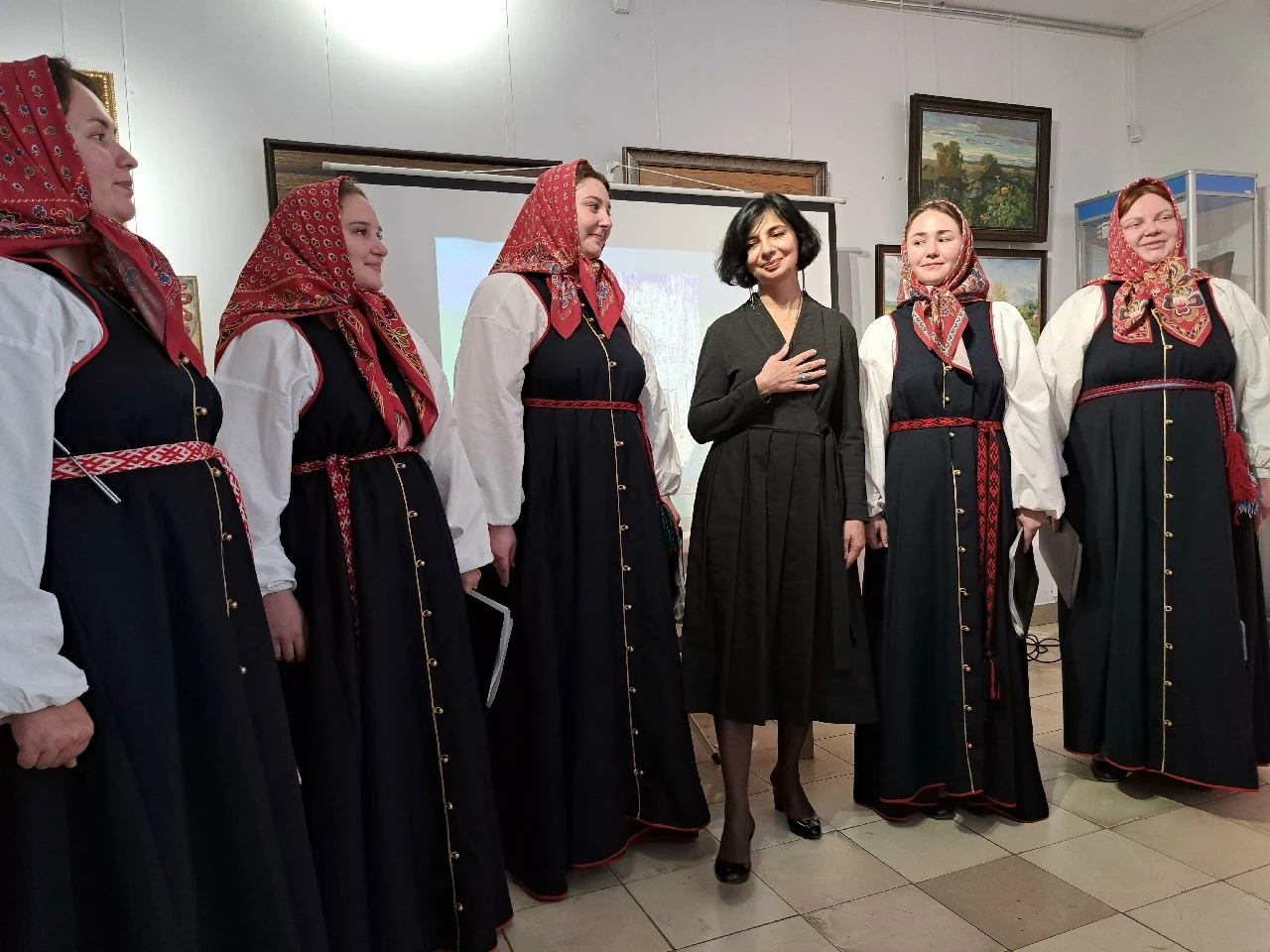 В выставочном зале Хвалынского краеведческого музея в рамках проекта «Небесный Хвалынск...