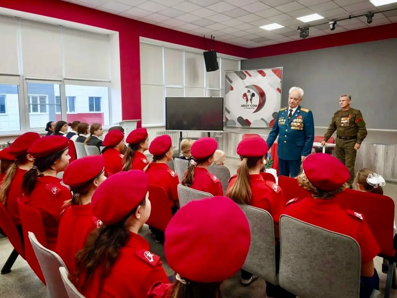 🔥В школе села Сырское подвели итоги конкурса «Память сильнее времени», объединившего б...