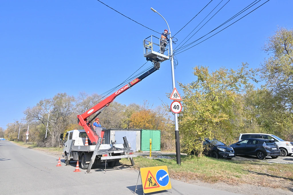 💡 В микрорайоне Берёзовка обновляют уличное освещение