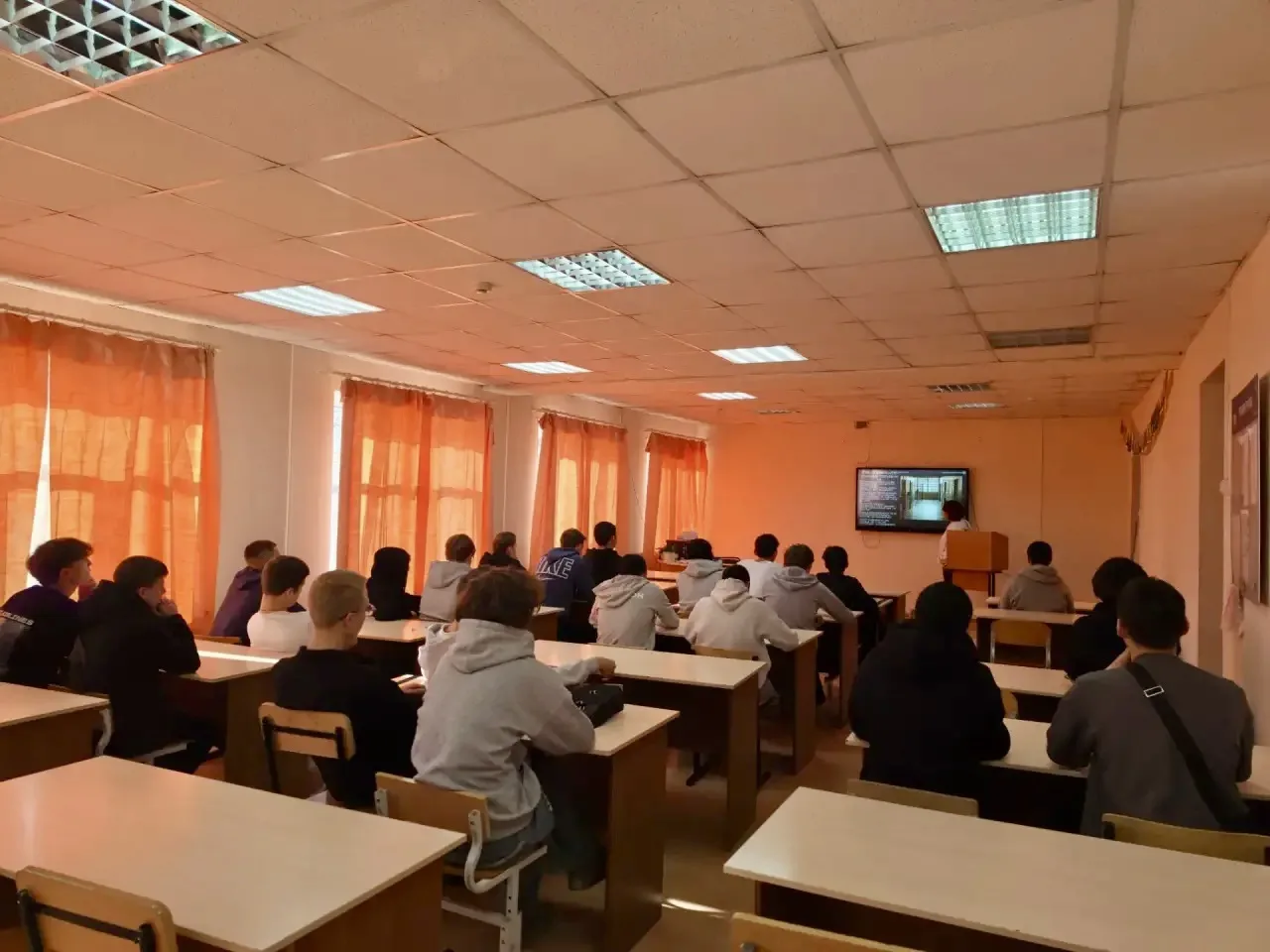 ☑️13 октября в нашем колледже обсудили, как не стать жертвой вербовки.