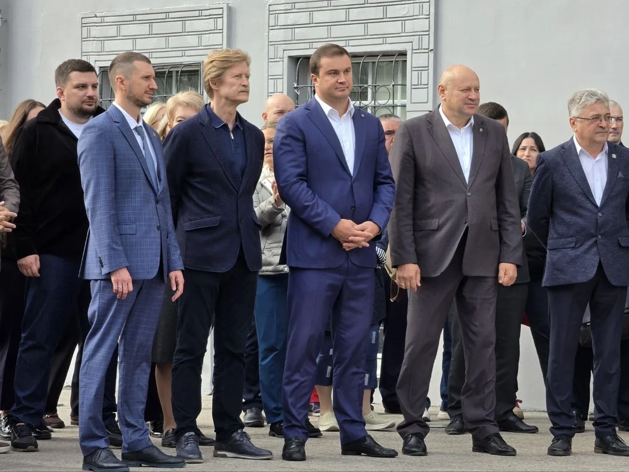 🎻 В Омске торжественно открыли скульптуру "Музыка".