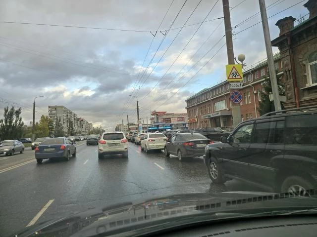 Омичи массово направились на заправки