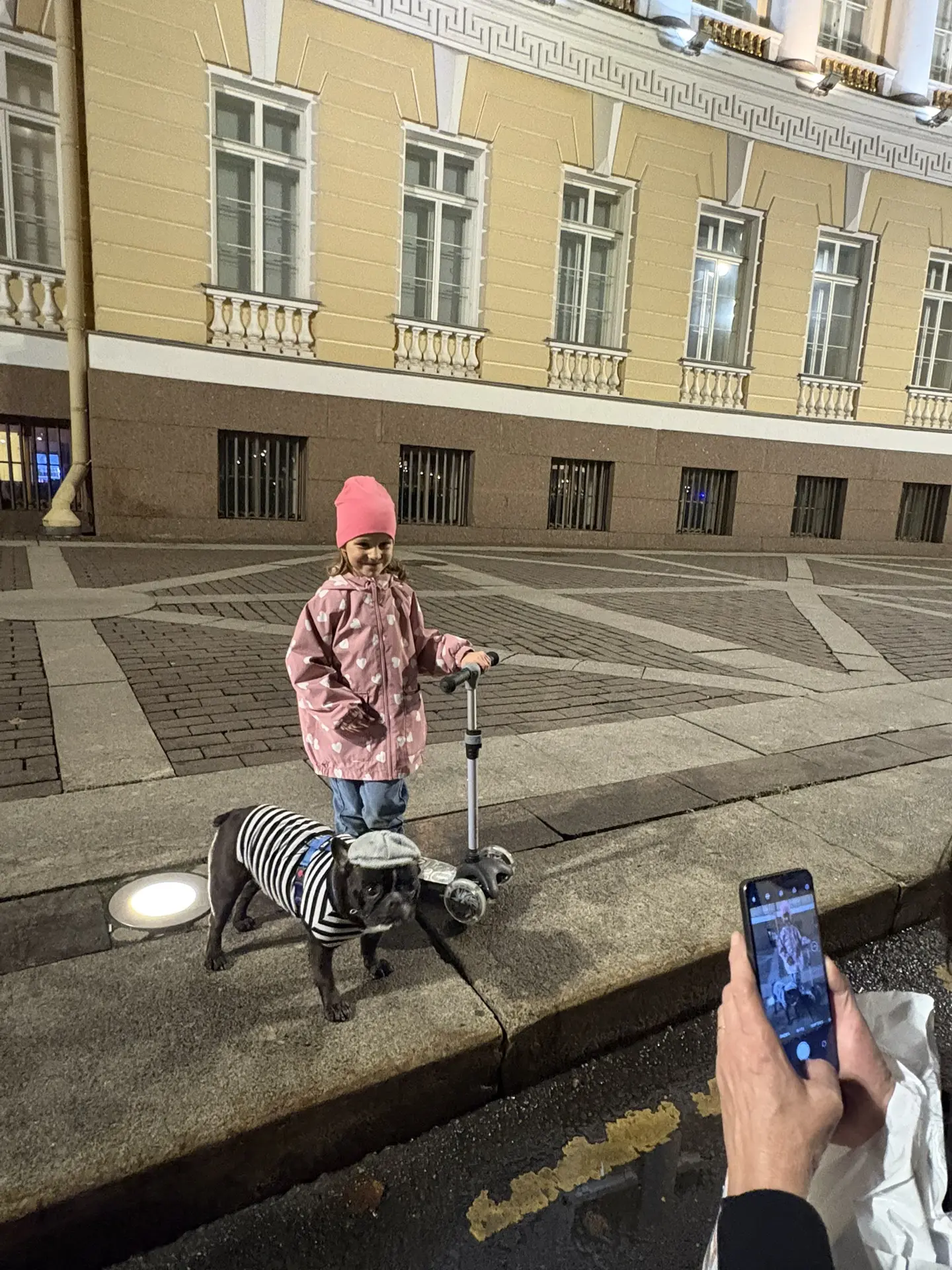 Всем хорошего вечера, звездочке срочно нужно отдохнуть ✨