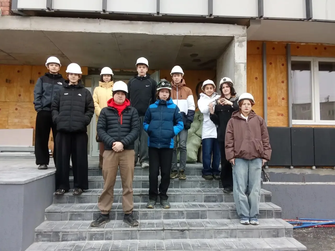 🏗️ Профориентация в действии: школьники СОШ № 23 на строительной площадке