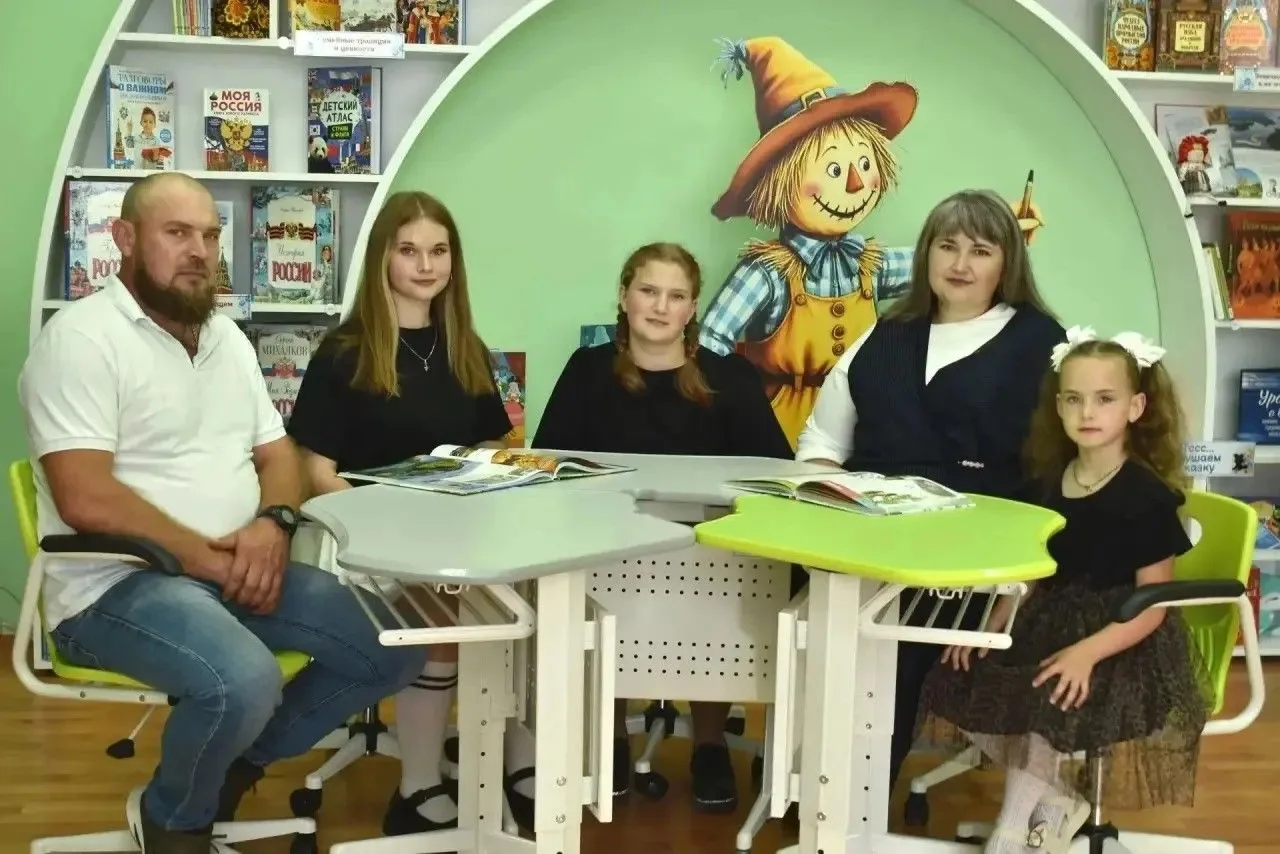 Быть многодетными родителями — это настоящее призвание, требующее неиссякаемого запаса ...