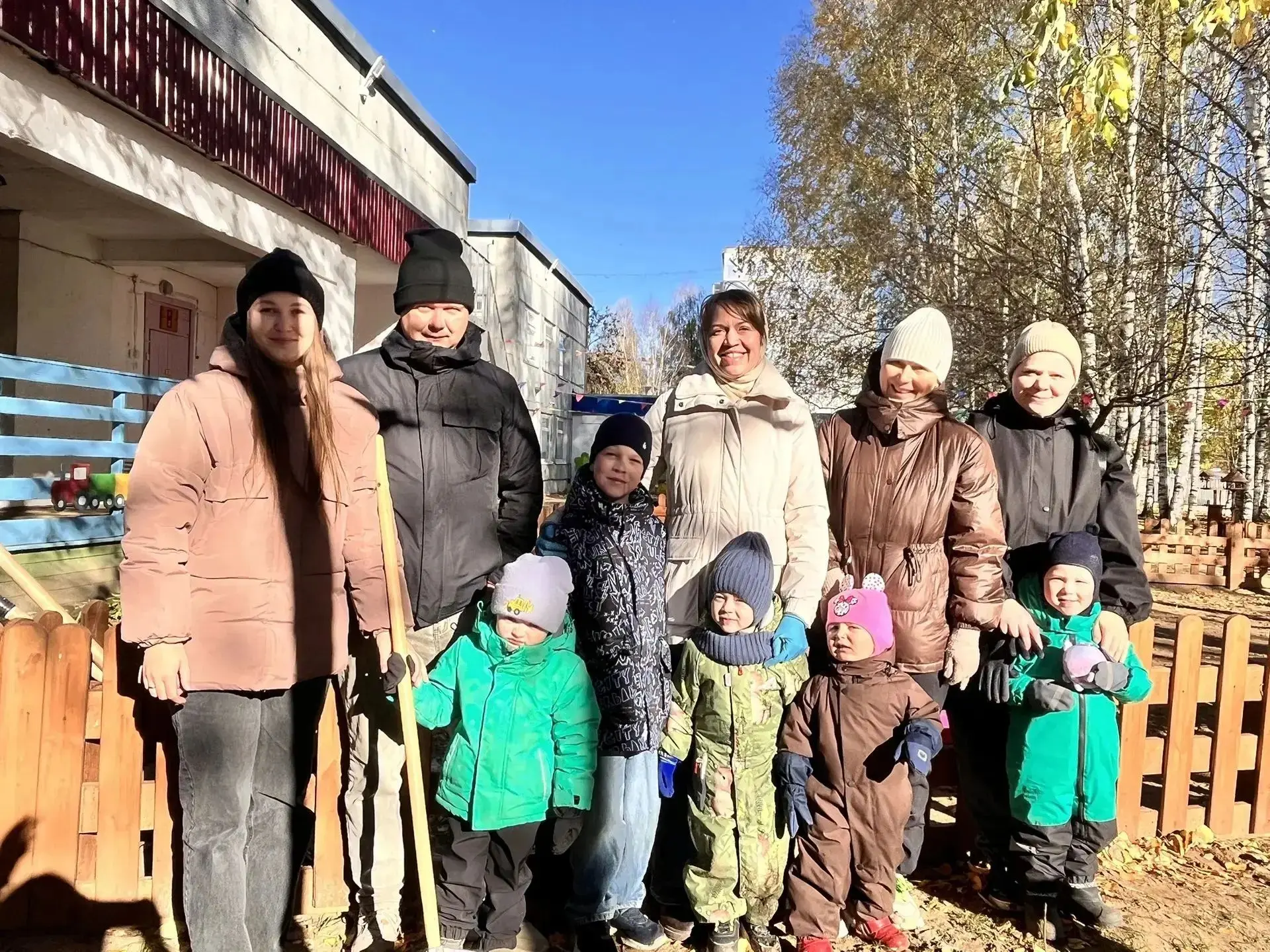 🌿 Маленькие эколята и их родители: сажаем будущее вместе!